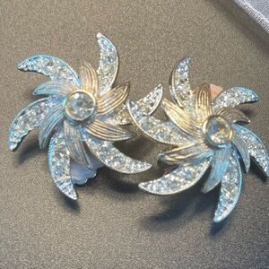 Stunning Vintage Sarah Coventry Crystal  Clip-on